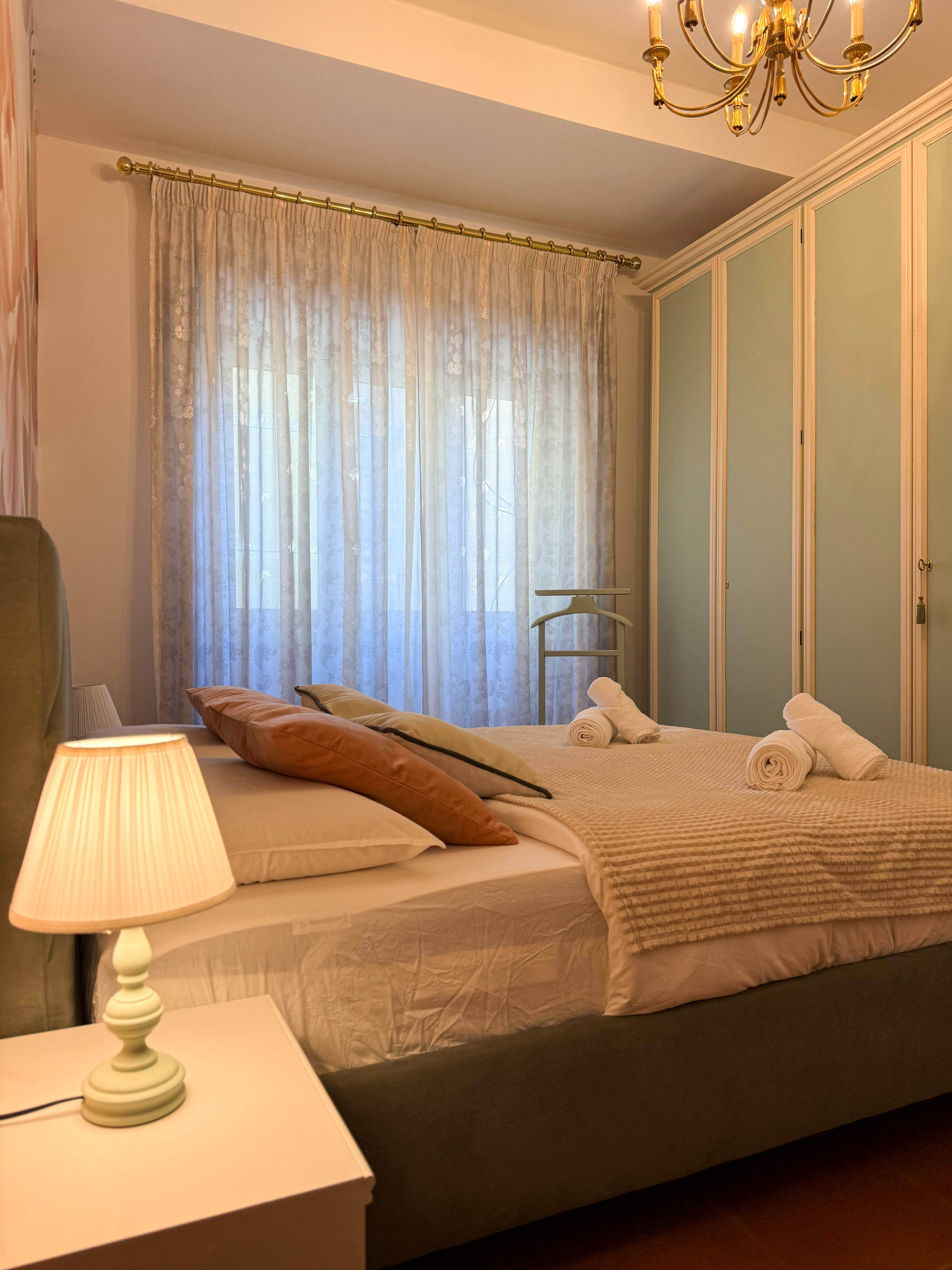 Schlafzimmer 2 06